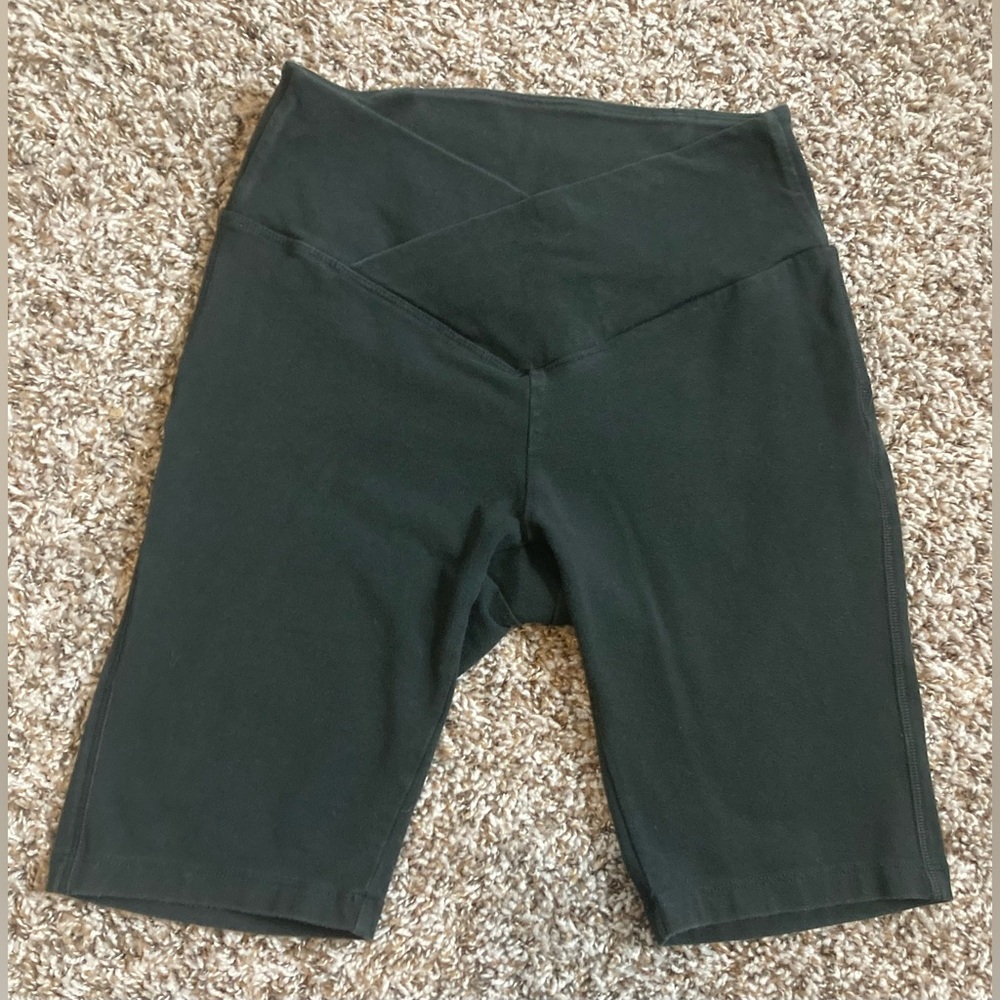 Victorias Secret PINK Black Yoga Biker Shorts Crossover Waist Size Small